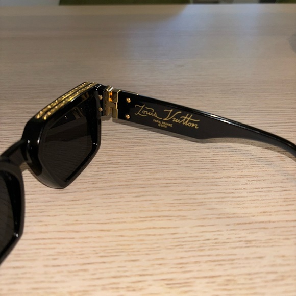 2018 Louis Vuitton, sunglasses - Picture 9 of 12